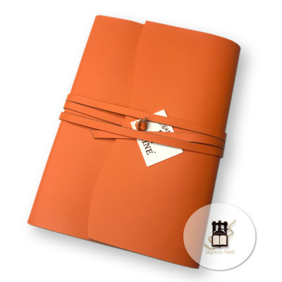 Journaux en cuir rustique faits main pour poètes et rêveurs.