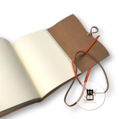 Journaux en cuir rustique faits main pour poètes et rêveurs.