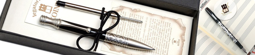 Stylo plume, stylo bille, objets d'écriture en boîte à cadeau.