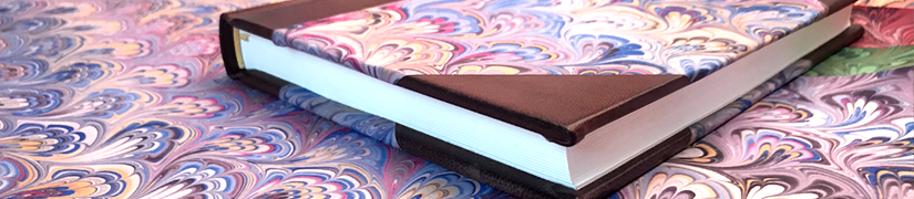 Choisissez un beau carnet pour ne pas perdre le fil de vos pensées.
